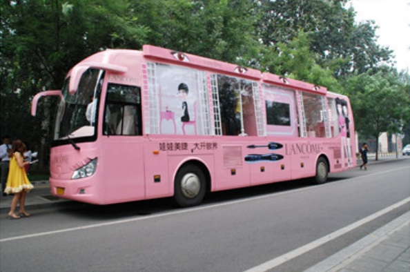 Le Bus Lancôme sur les routes de Chine